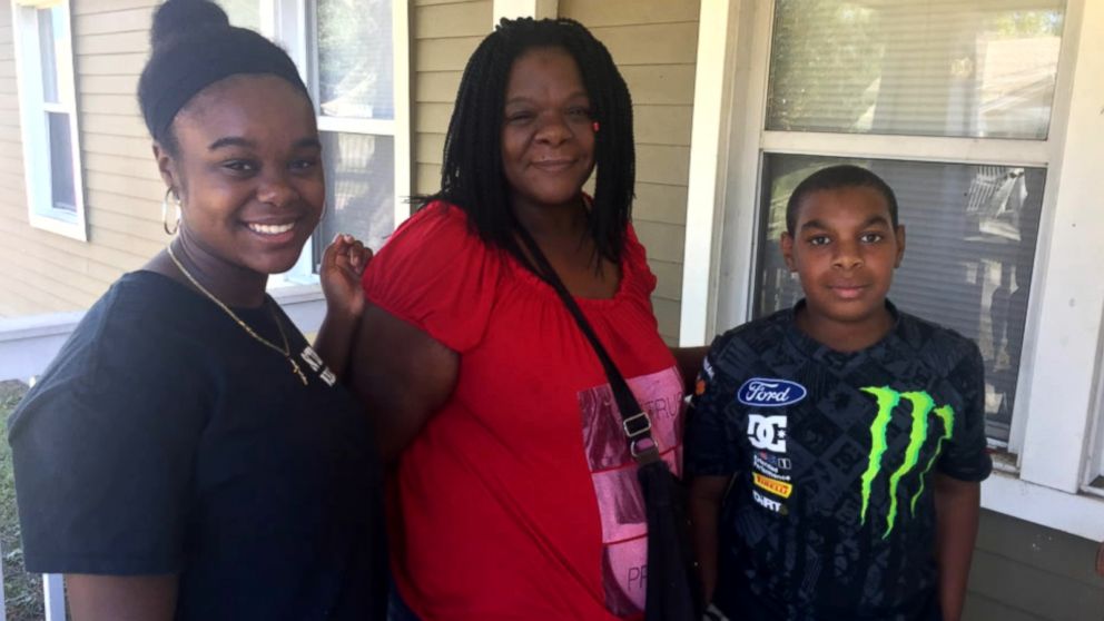Video Charleston Evacuees Who Survived Hurricane Sandy See Happy Ending ...