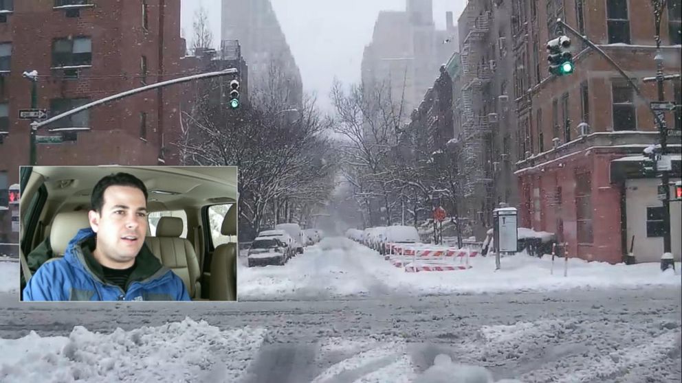 Heavy Snow Pounds New York City