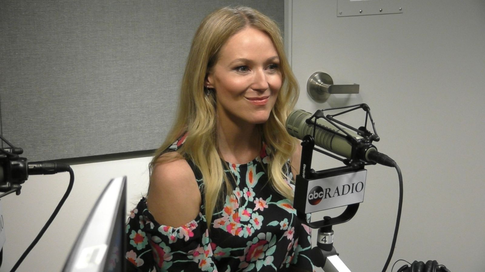 Singer-songwriter Jewel used self-taught meditation to help cope with rough childhood and anxiety