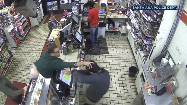 video-man-attacks-store-clerk-when-debit-card-is-declined-abc-news