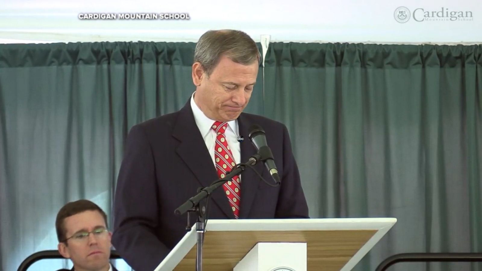 chief-justice-roberts-speech-at-son-s-9th-grade-commencement-praised