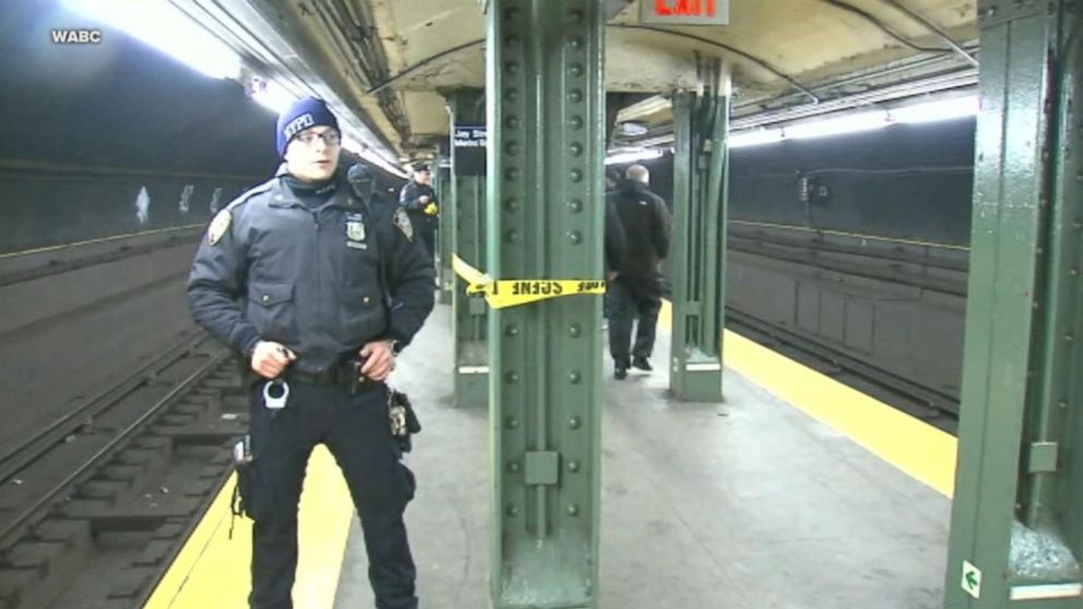 Video Man Killed After Being Punched By Teen And Falling Onto Subway ...