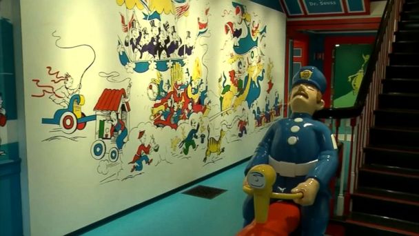 Video Controversial Mural Replaced At Dr Seuss Museum Abc News