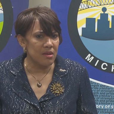 Mayor Karen Weaver says Michigan's governor was not interested in speaking about the state-run water distribution sites during a meeting this week.