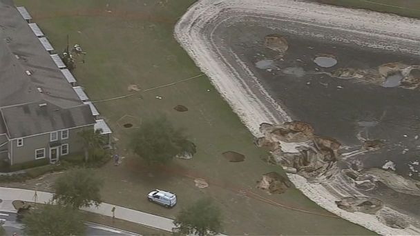 Video Residents In Florida Neighborhood Evacuated Due To Massive ...