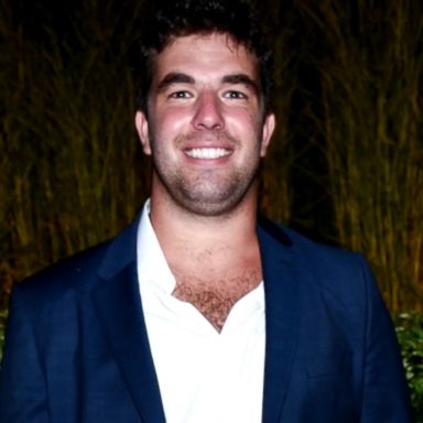 VIDEO: The organizer of the infamous Fyre Festival, a failed concert in the Bahamas in 2017 that went viral for its lack of success, has been charged with duping customers again.