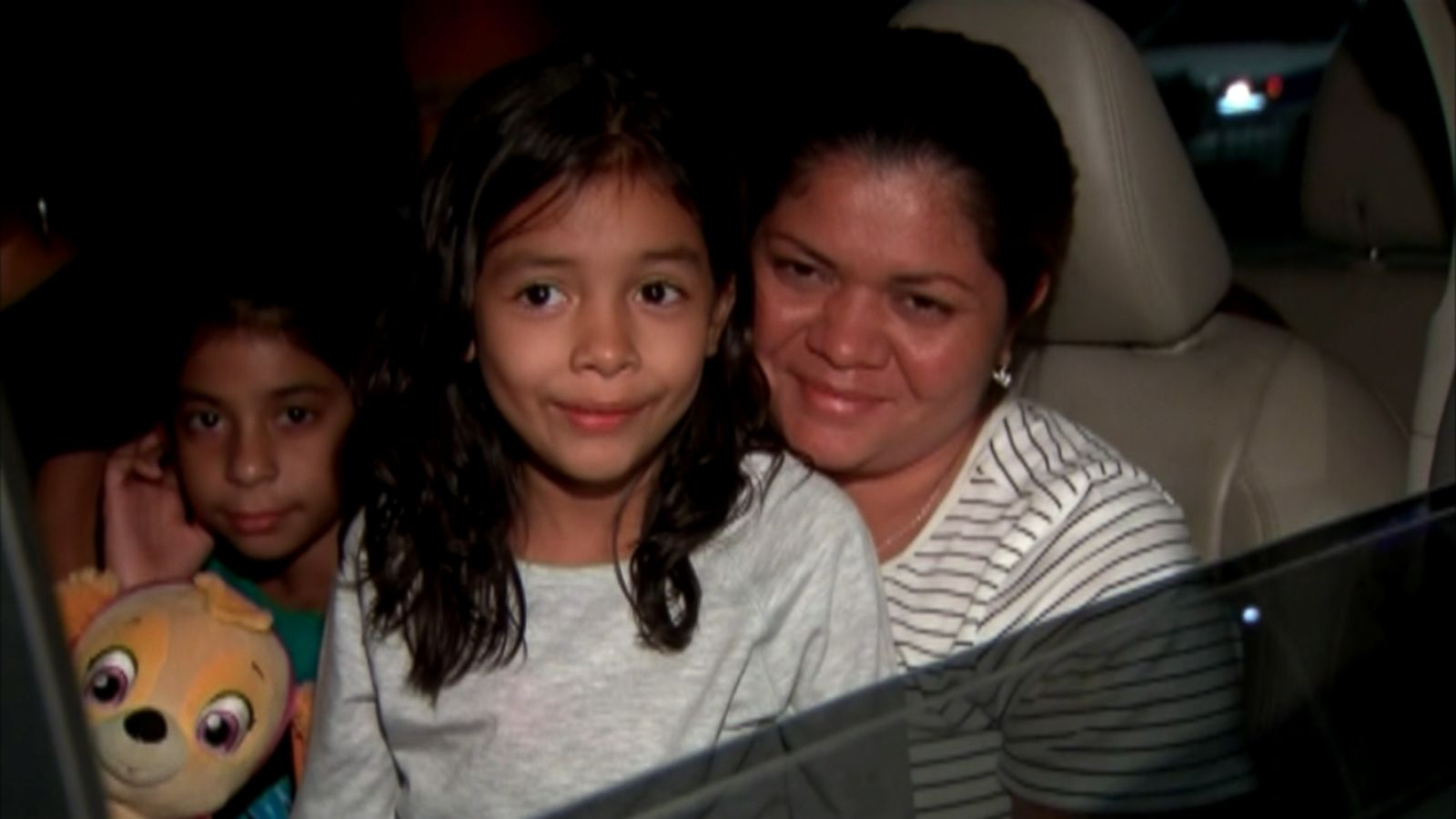 Mom Daughter Reunited In Texas After Being Separated At Border Good 