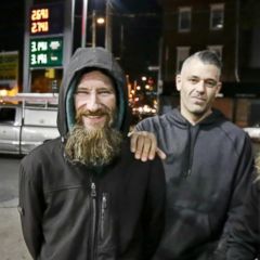 Homeless veteran sues couple who raised $400K to help him