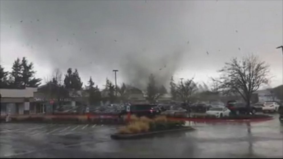 Video shows tornado rip through Washington state GMA