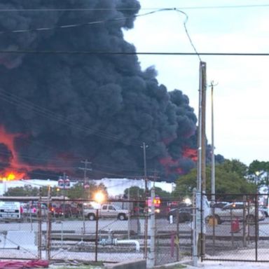 VIDEO: Health issues raised as chemical fire in Deer Park, Texas rages on