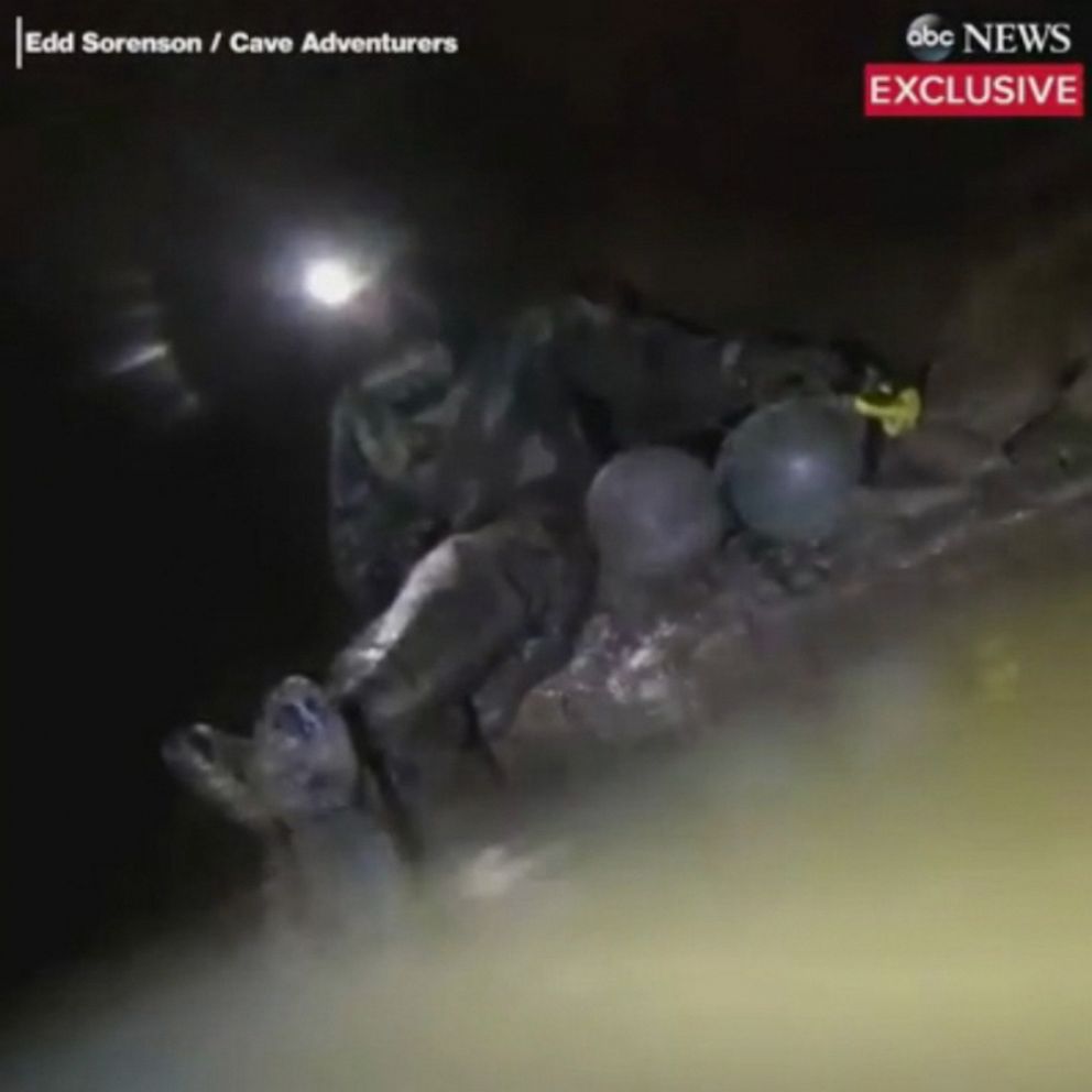 Video Rescuers recover diver who vanished exploring Tennessee ...