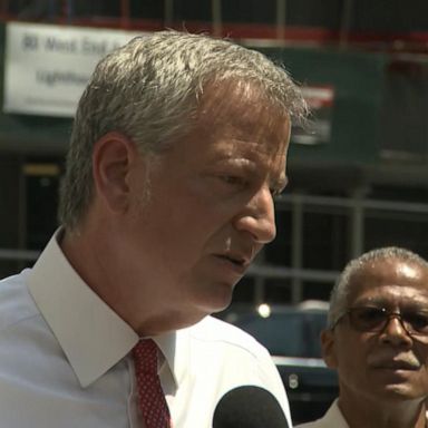 PHOTO: When a large stretch of Manhattan went dark Saturday evening, Mayor Bill de Blasio, a 2020 presidential hopeful, was campaigning in Iowa. 