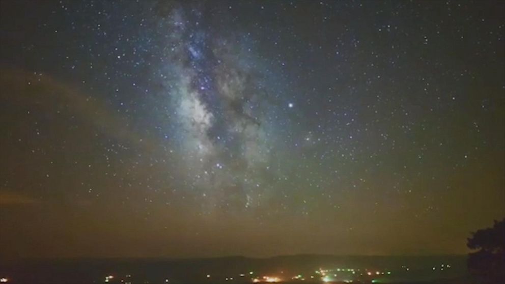 Video Milky Way illuminates in night sky above Arkansas ABC News