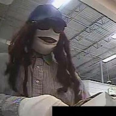 VIDEO: Man who robbed bank dressed as mummy on Friday the 13th sought in Houston