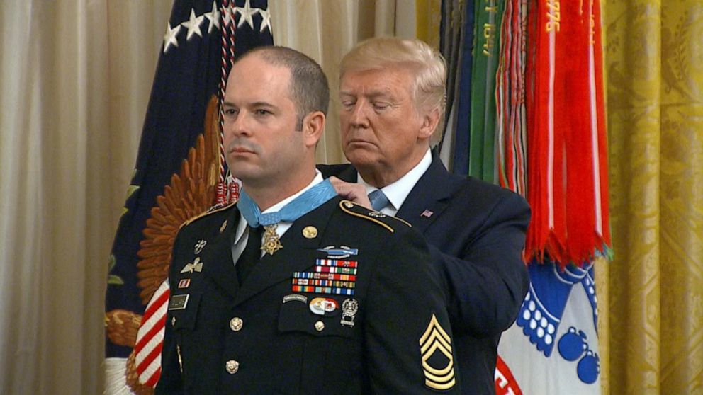 Trump awards Congressional Medal of Honor to Army master sergeant Video ...