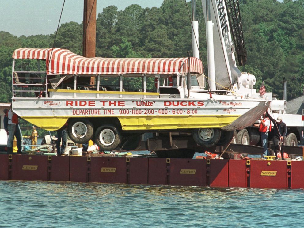duck boat tour accident missouri