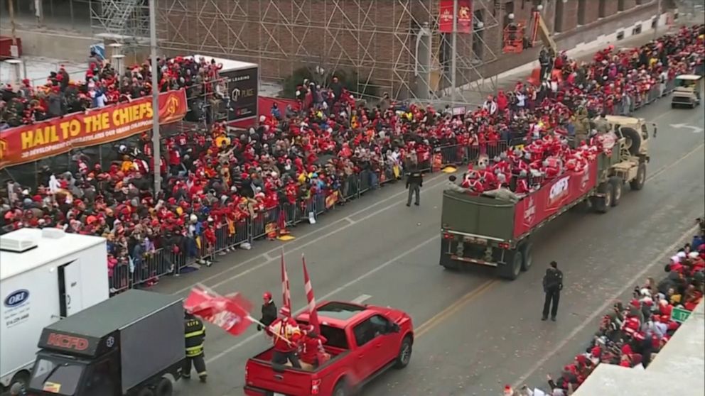 Chiefs' Super Bowl Parade Compared to Royals' World Series Parade is  Downright Sad