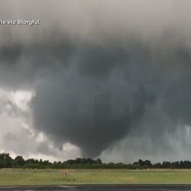 VIDEO: Tornado threat stretches from Texas to Missouri