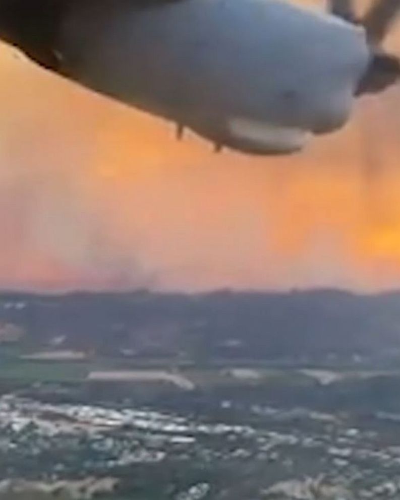 Video Aircraft Helps Fight Fires In California - ABC News