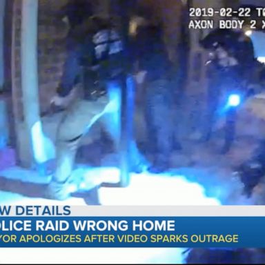 VIDEO: Chicago police raid wrong home