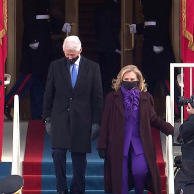 VIDEO: Former Presidents Clinton and Bush arrive to inauguration