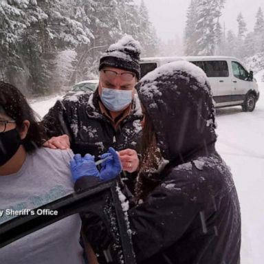 VIDEO: Motorists get vaccinated while stranded in Oregon snowstorm