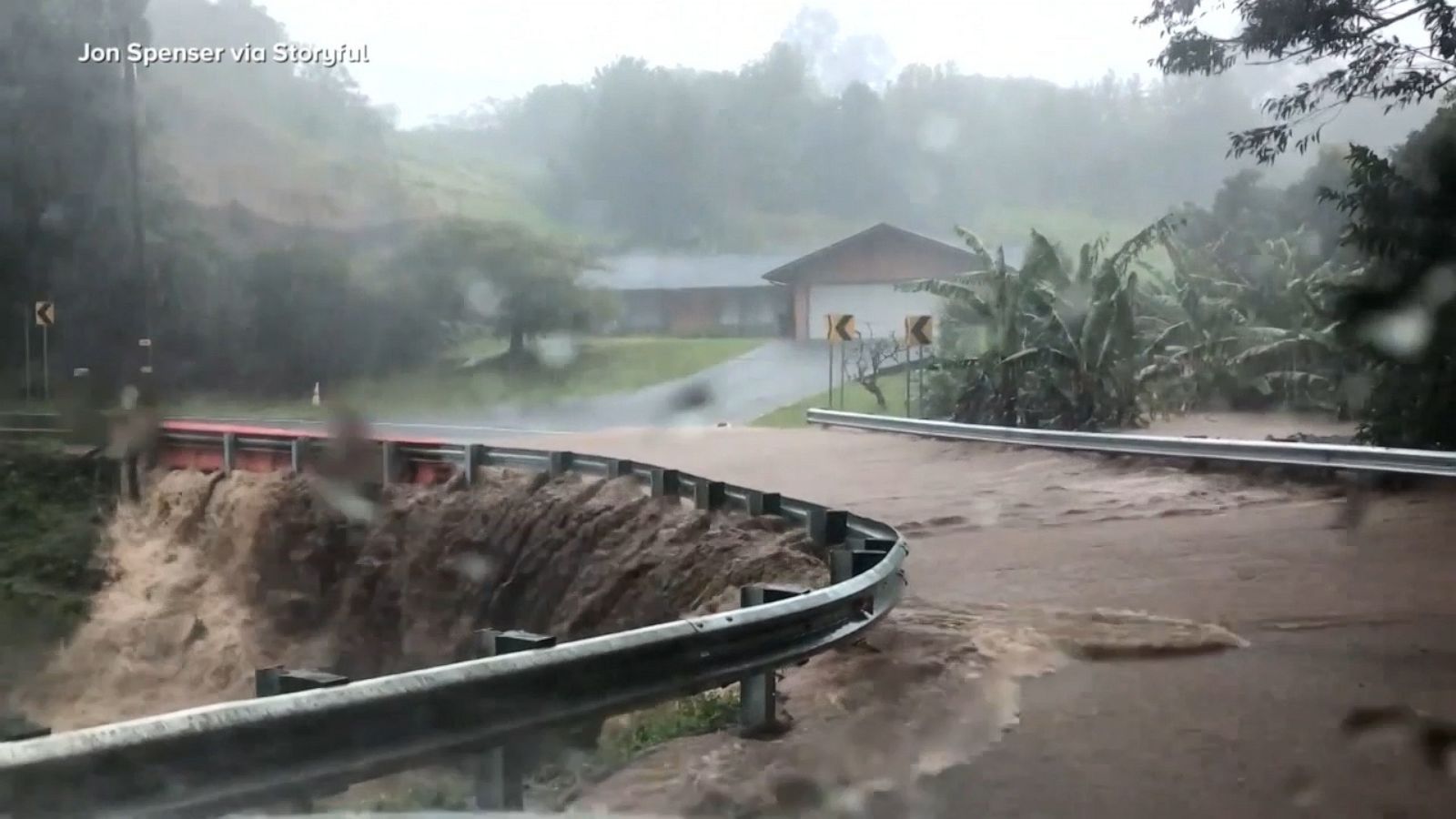 Hawaii governor declares state of emergency after heavy rain and ...