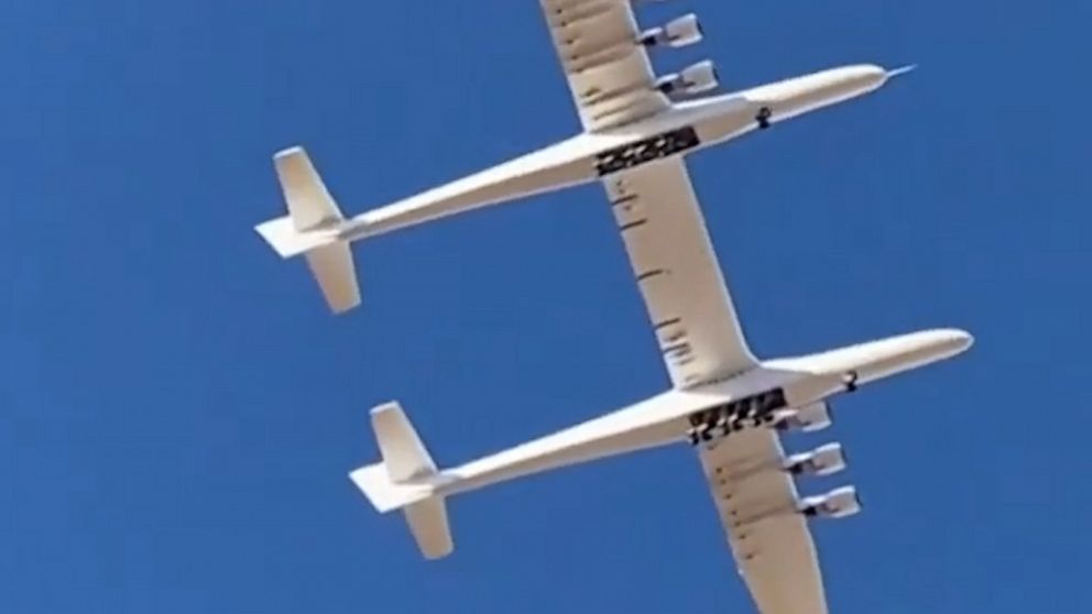 Video Gigantic Stratolaunch Aircraft Makes 2nd Test Flight - ABC News