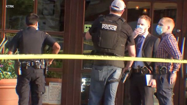 Video Off Duty Cop Fatally Shot In Houston Restaurant Abc News 3296