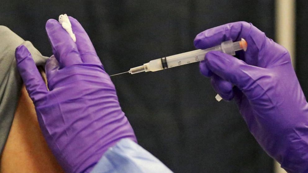 The judge is blocking the vaccination warrant for medical workers in New York State