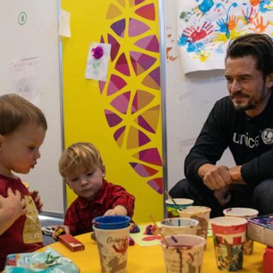 VIDEO: Actor Orlando Bloom's mission for Ukraine’s refugees