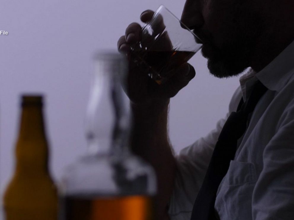 alcohol vs tobacco deaths Effect of alcohol consumption and cigarette smoking compared to neither Tobacco, alcohol, and illicit drugs