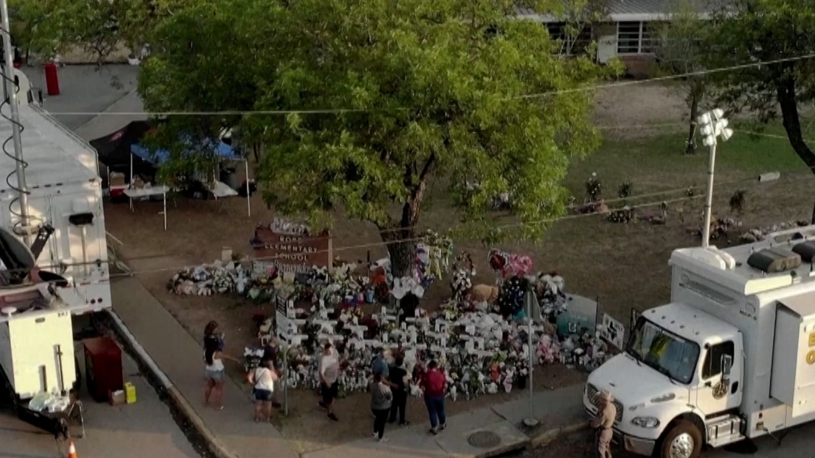 Residents Visit Memorial Honoring Uvalde Shooting Victims Good Morning America 