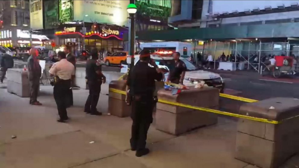 Video Search Underway For NYC Stabbing Suspects - ABC News