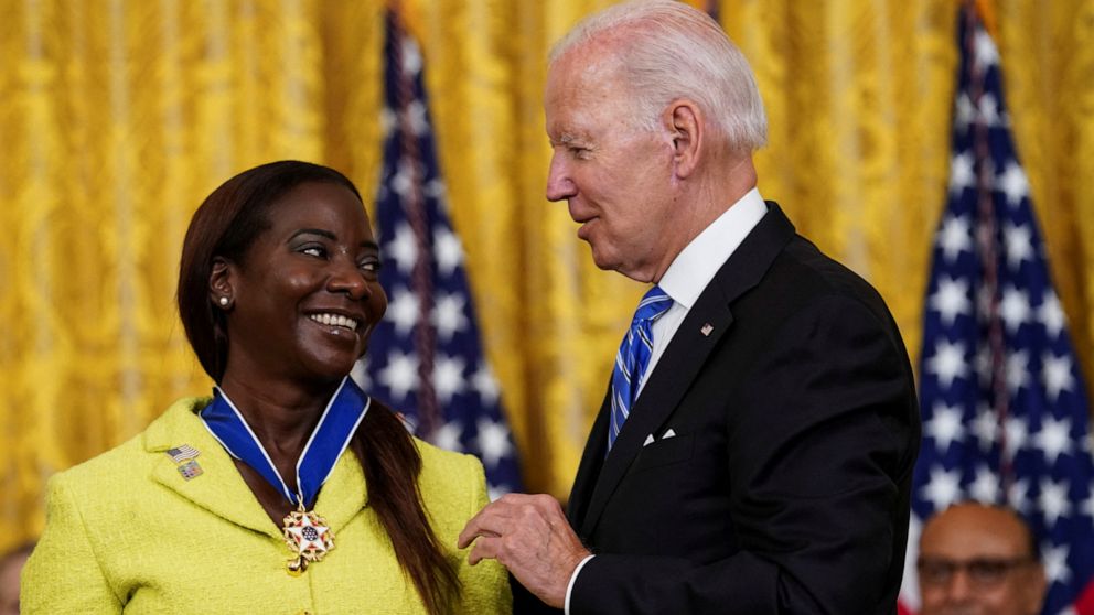 Video Biden Awards 17 With Presidential Medal Of Freedom - ABC News