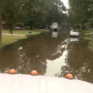 Officials warn residents to evacuate as flooding threatens Jackson, Mississippi. 