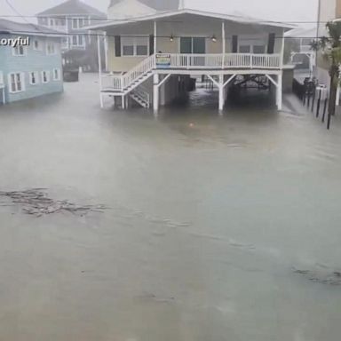 VIDEO: Hurricane Ian brings storm surge, rain and wind to South Carolina