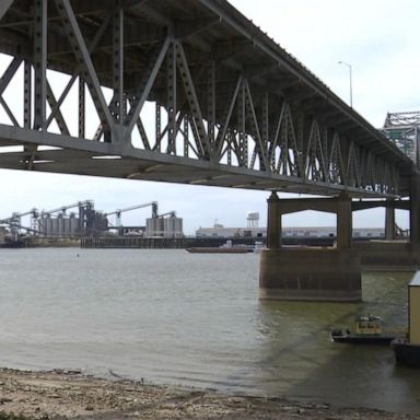 VIDEO: Mississippi River at historically low level due to drought