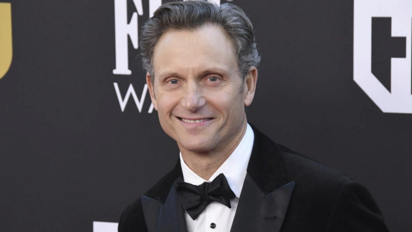 Tony Goldwyn speaks out about the importance of Giving Tuesday Good