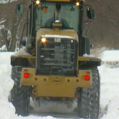 VIDEO: ABC News Live: Winter storm buries cities in snow across the country 