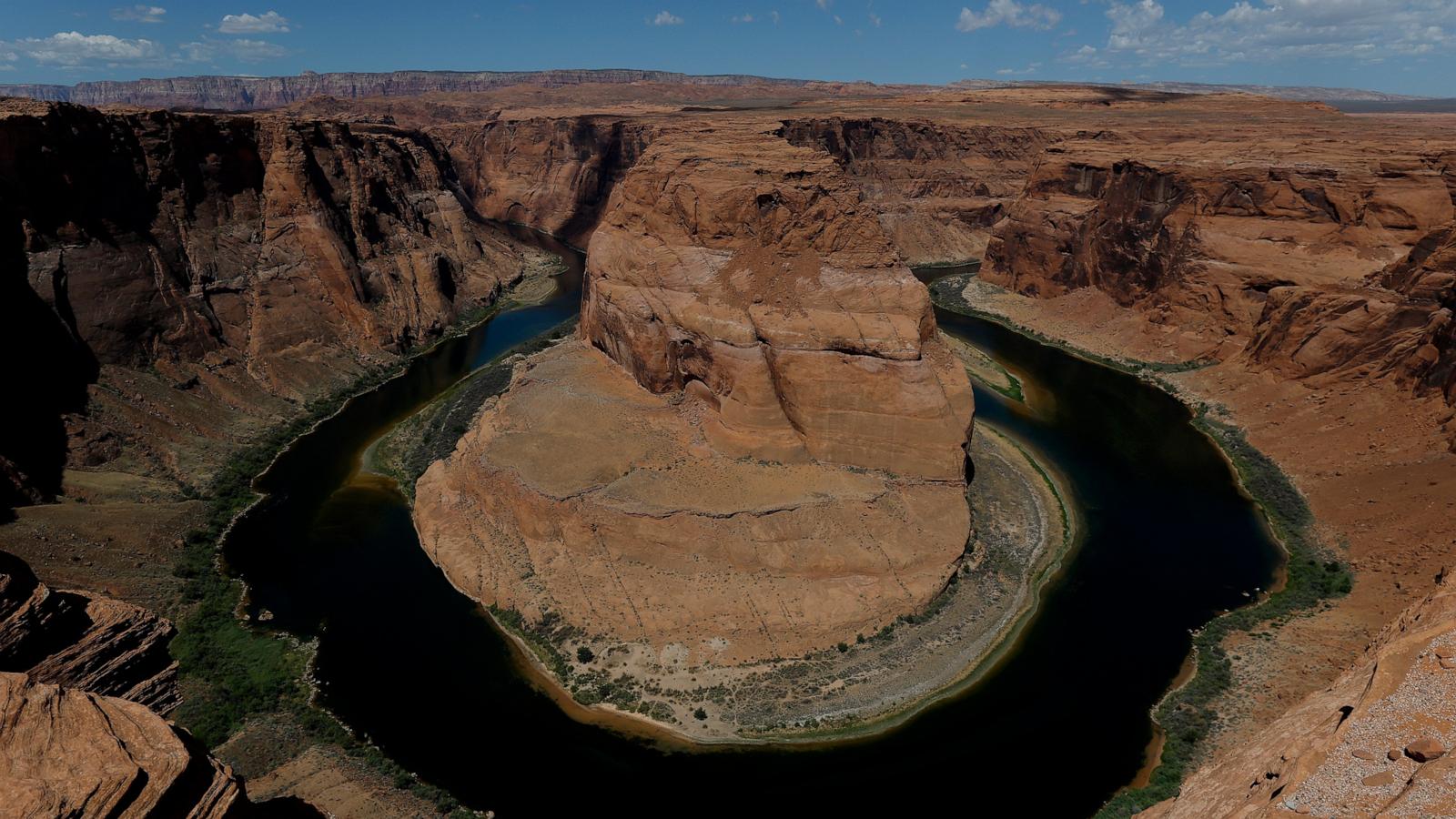 Feds order steep Colorado River water cuts for Arizona, California and Nevada