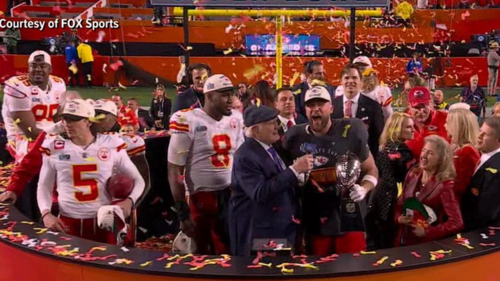 Running back shares halftime mentality that led Kansas City Chiefs to Super  Bowl win - Good Morning America