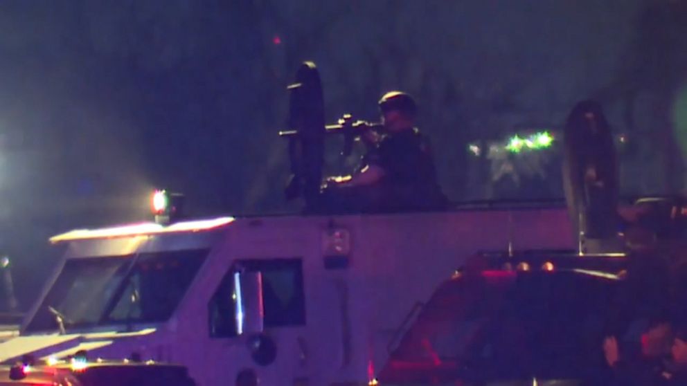 Video 3 Police Officers Shot In Kansas City While Executing Search