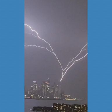 VIDEO: Thunderstorms light up New York City's skyline