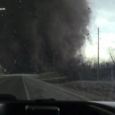 VIDEO: More tornadoes expected to hit heartland after deadly round of severe weather 