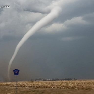 VIDEO: At least 9 tornadoes have been reported in Iowa and Illinois