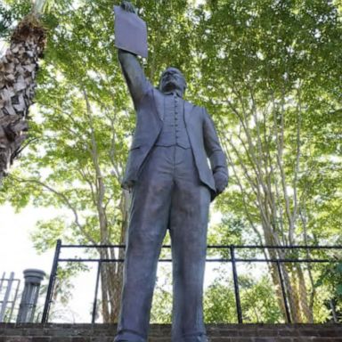 VIDEO: People across the country celebrate Juneteenth