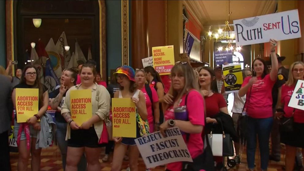 Iowa Legislature passes 6-week abortion ban, sending bill to governor's ...