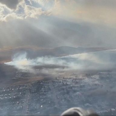 VIDEO: Helicopter pilot flies over Hawaii town devastated by fire