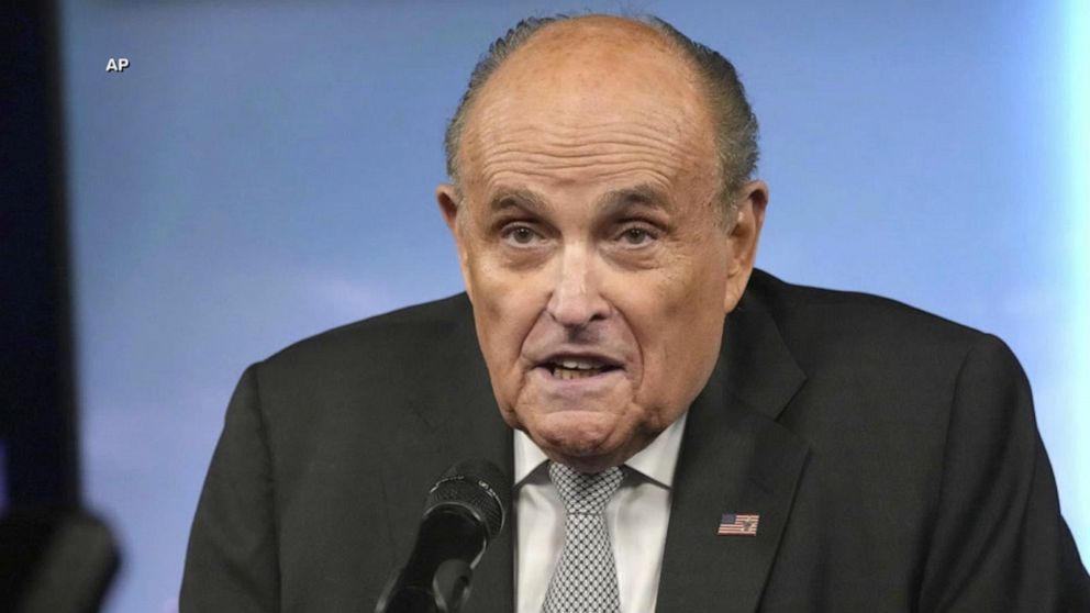 Rudy Giuliani Surrenders At Fulton County Jail For Processing | GMA